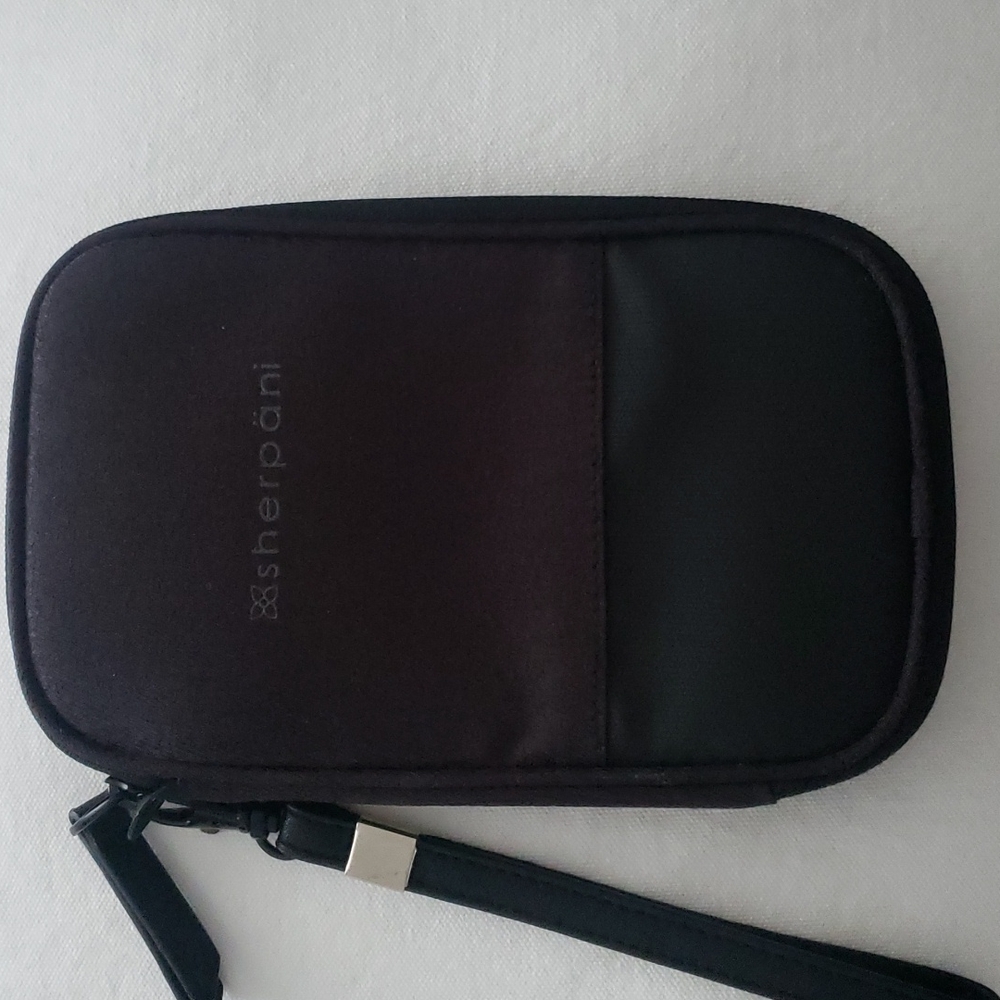 Sherpani Travel Wallet